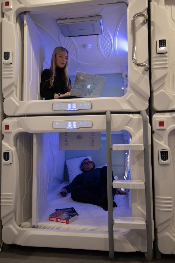Capsule Hostels Reval Esterno foto